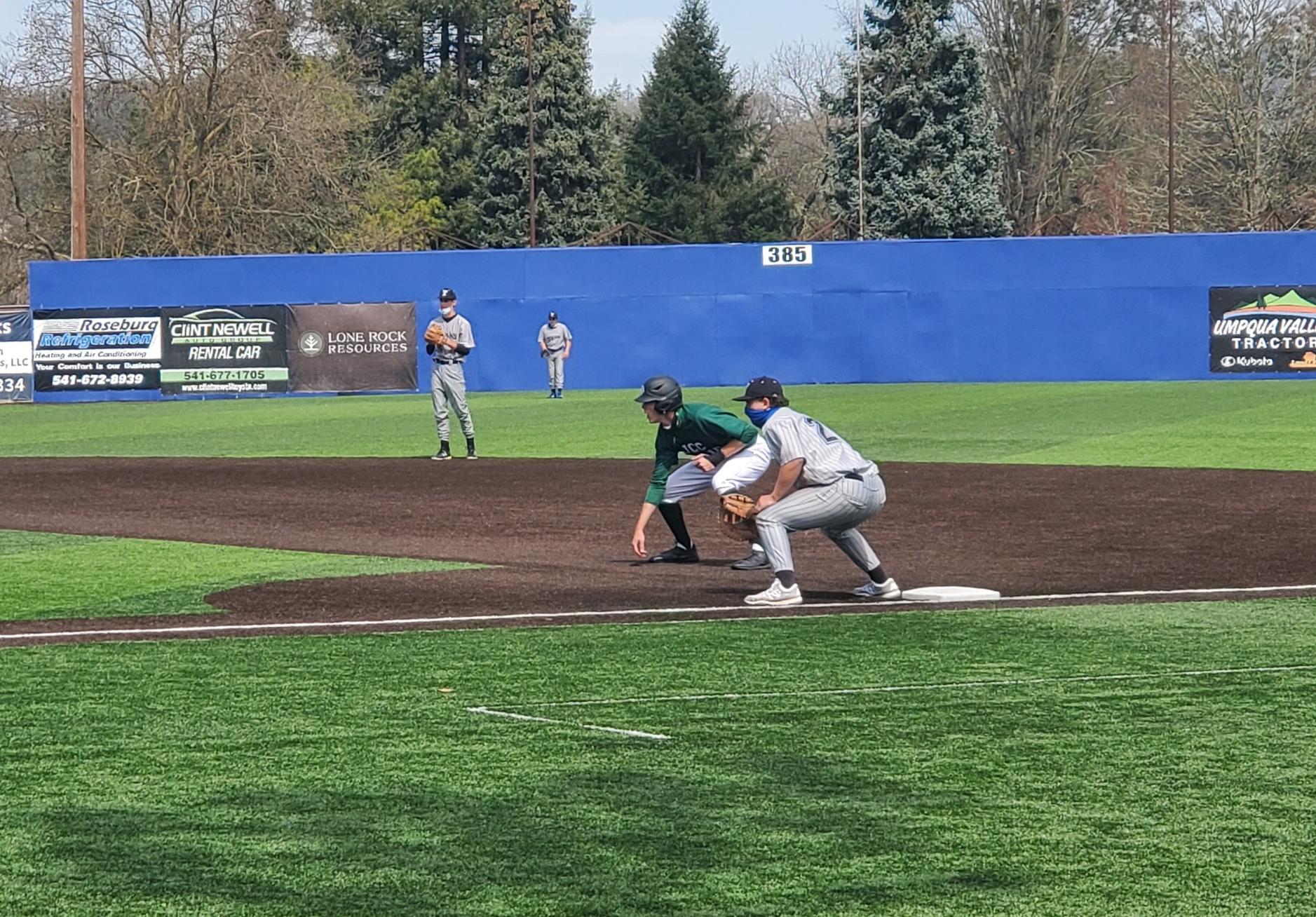 Baseball Splits Two with Lane