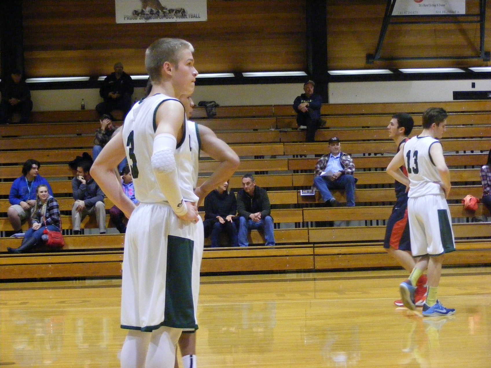 Ellison Scores 31 but Hawks Drop Road Game