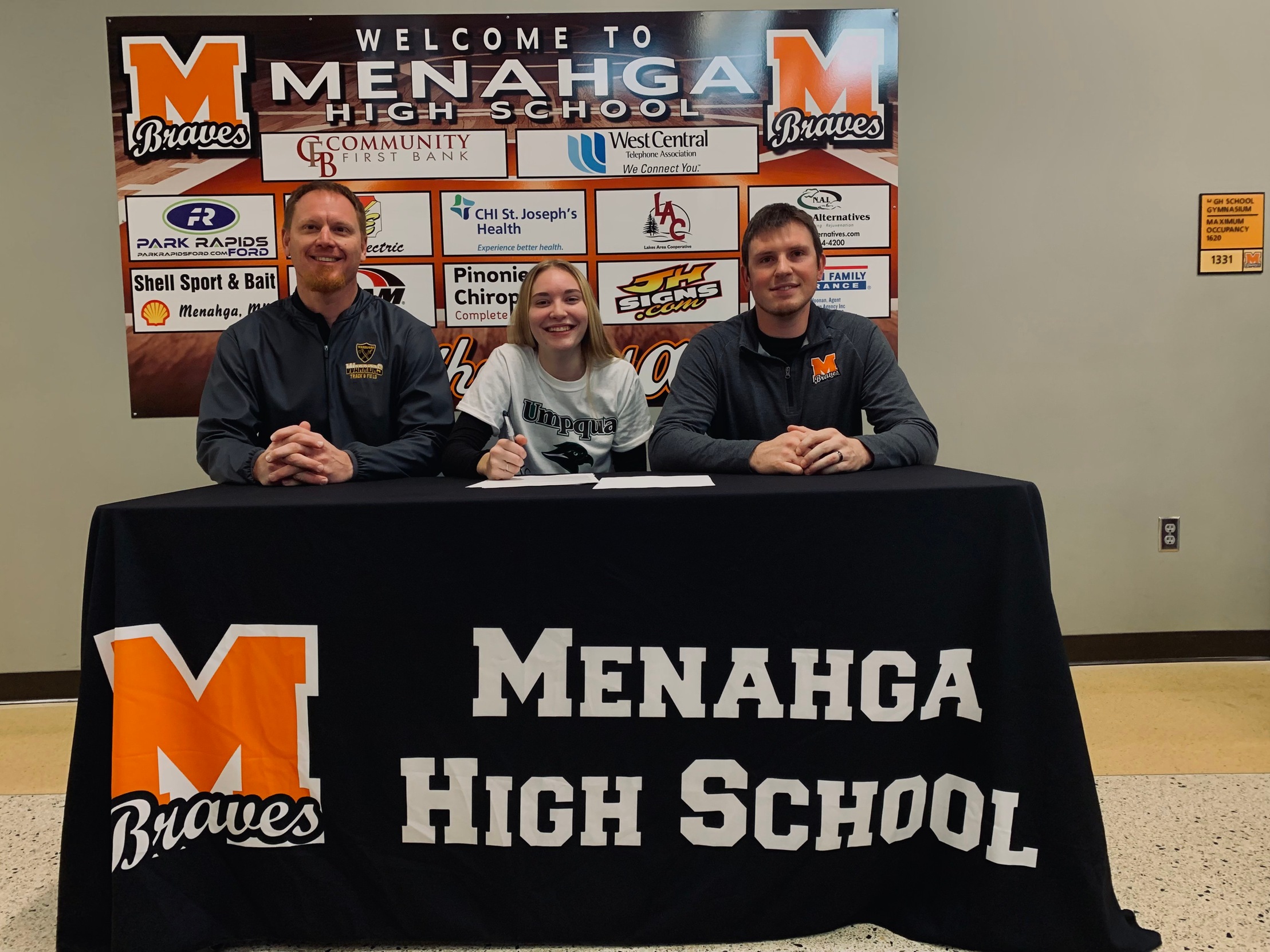 RiverHawk Track & Field Signs Minnesota Hurdler