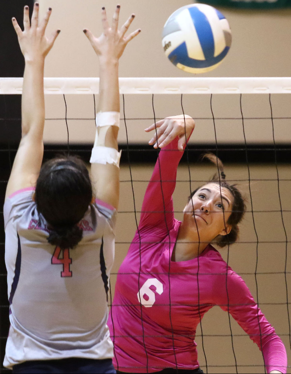 Umpqua Volleyball Advances